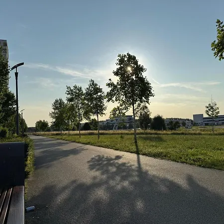 Design-apartment -garten -parken 伯布林根