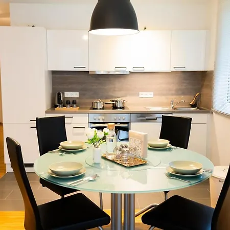 Design-apartment -garten -parken 伯布林根