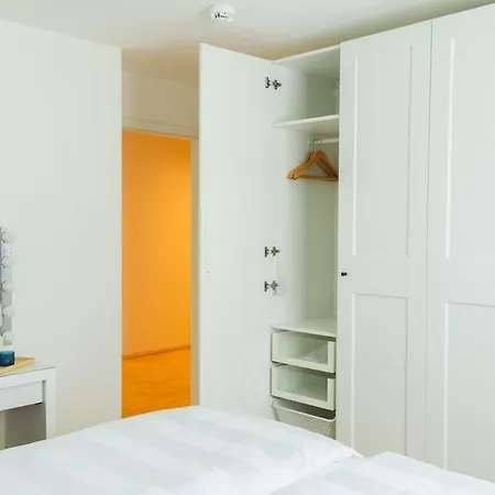 Design-apartment -garten -parken 伯布林根